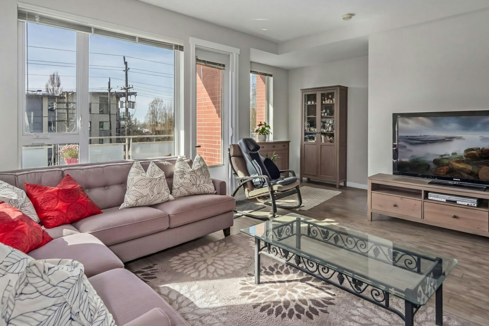 3107 E Kent Avenue North Avenue, Vancouver, BC, V5S 4Y1
