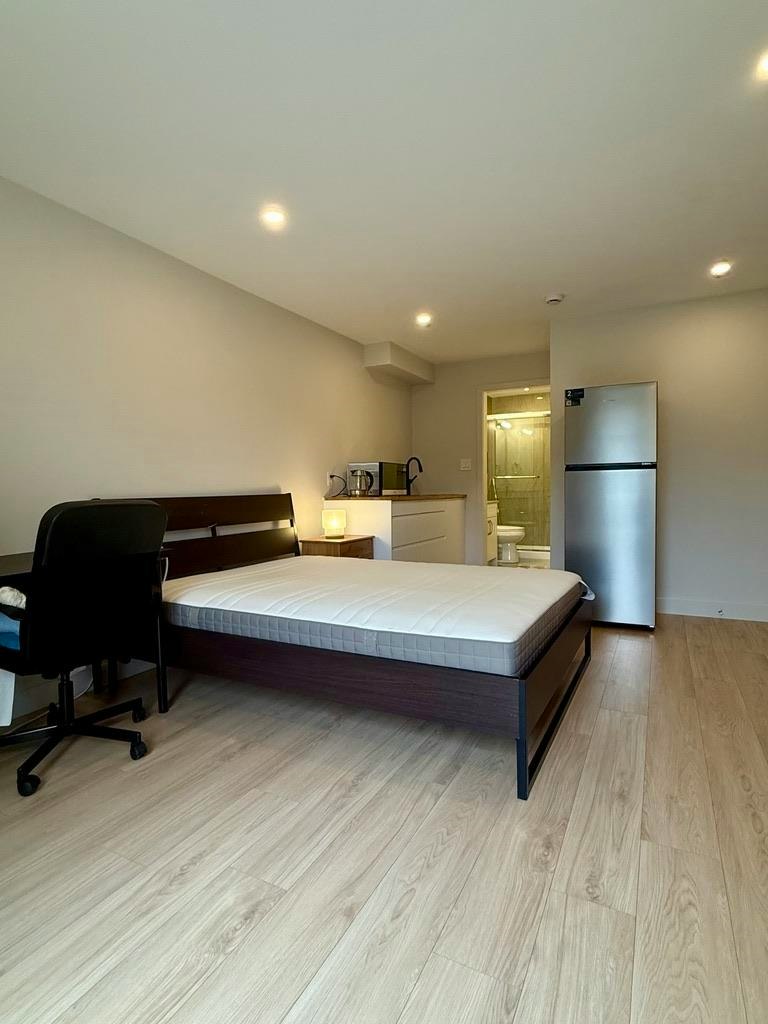 studio-6252 Kitchener Street, Burnaby, BC, V5B 2J4 - 3
