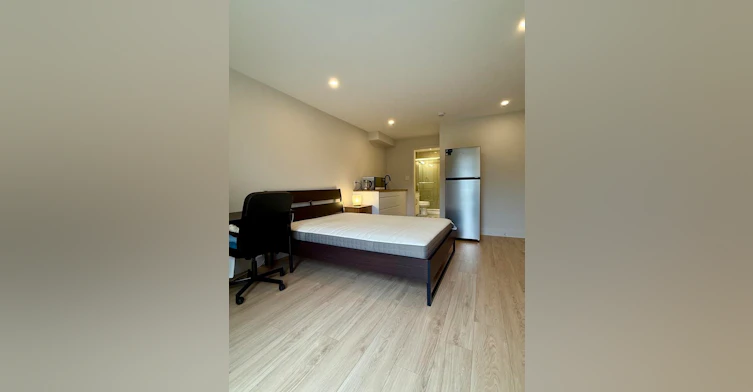 studio-6252 Kitchener Street, Burnaby, BC, V5B 2J4 - 3