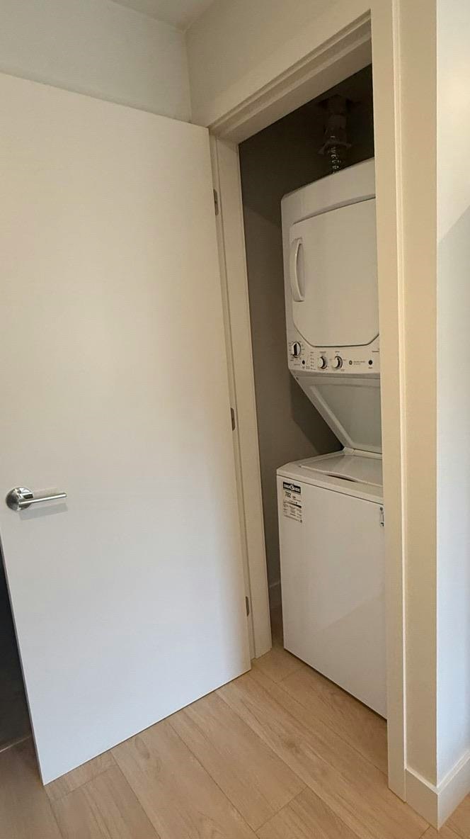 studio-6252 Kitchener Street, Burnaby, BC, V5B 2J4 - 2