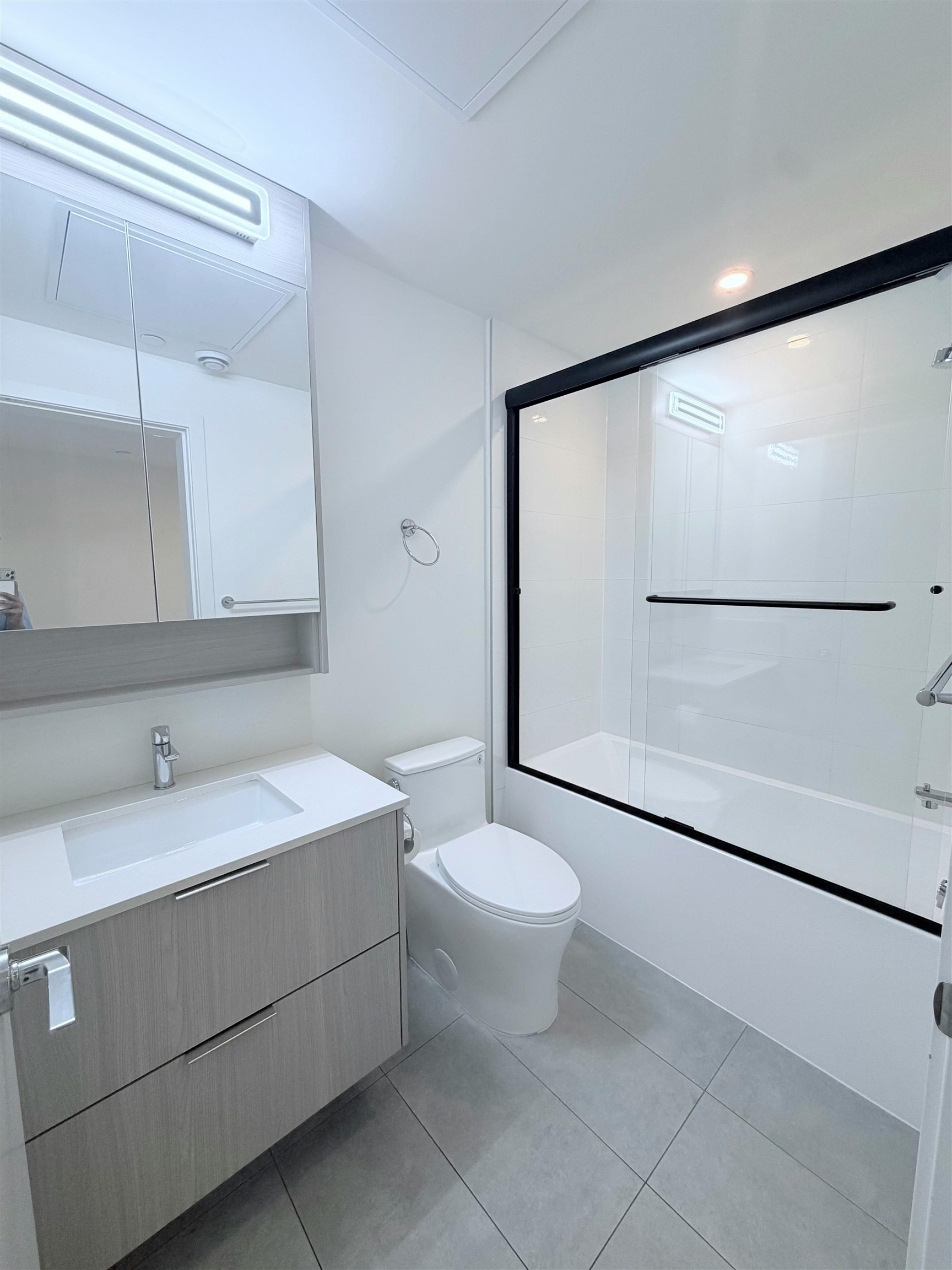 E305,  10829 140st., Surrey, BC, V3R 0H4 - 10