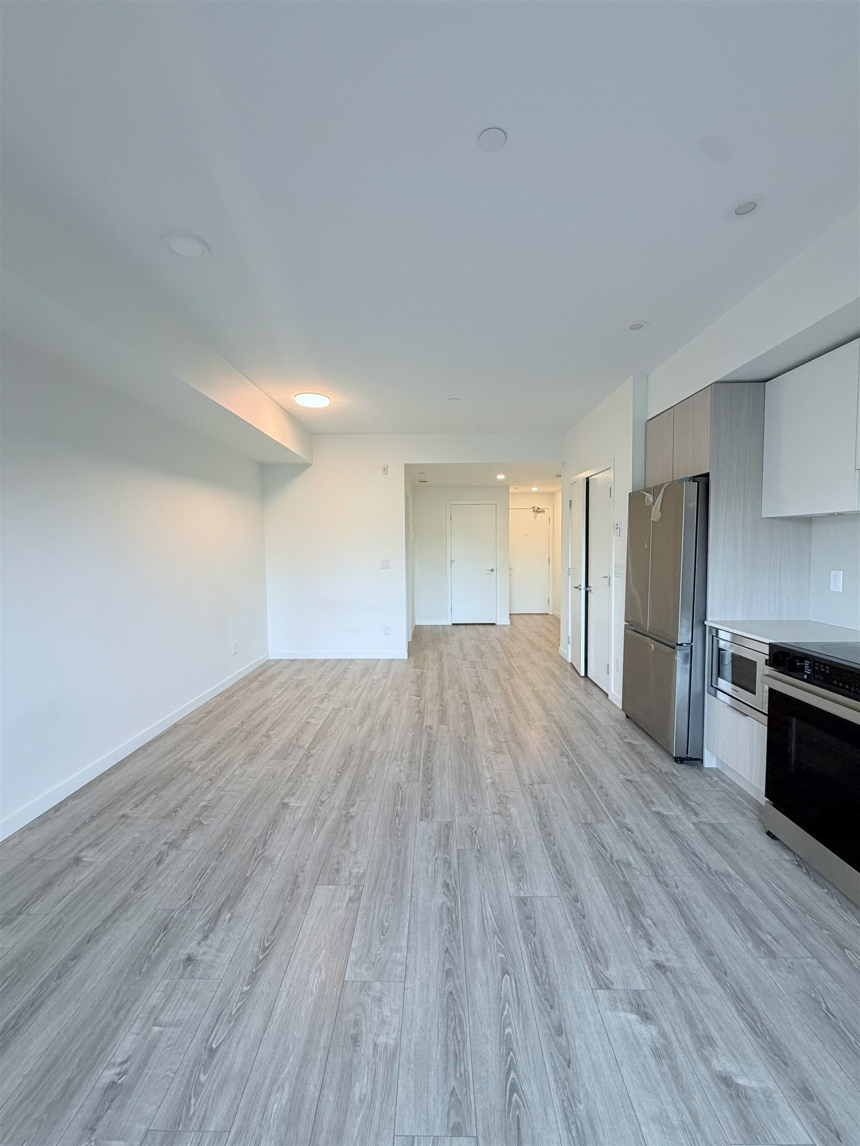 E305,  10829 140st., Surrey, BC, V3R 0H4 - 9