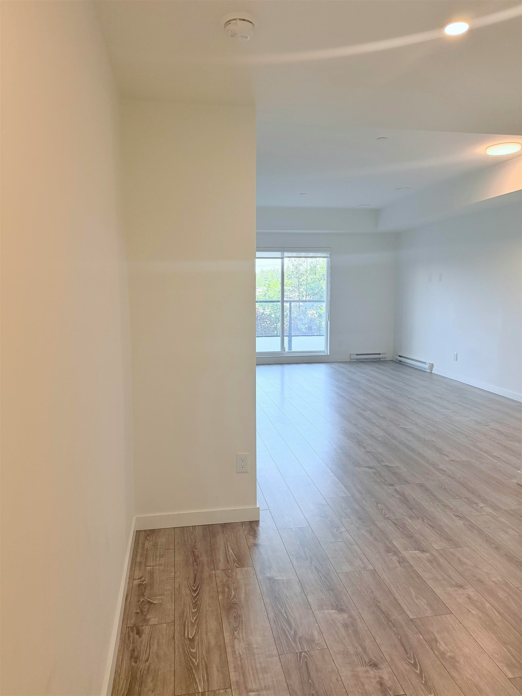 E305,  10829 140st., Surrey, BC, V3R 0H4 - 4