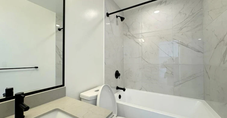 4XX-8551 201st, Langley, BC, V2Y 3Y5 - 5