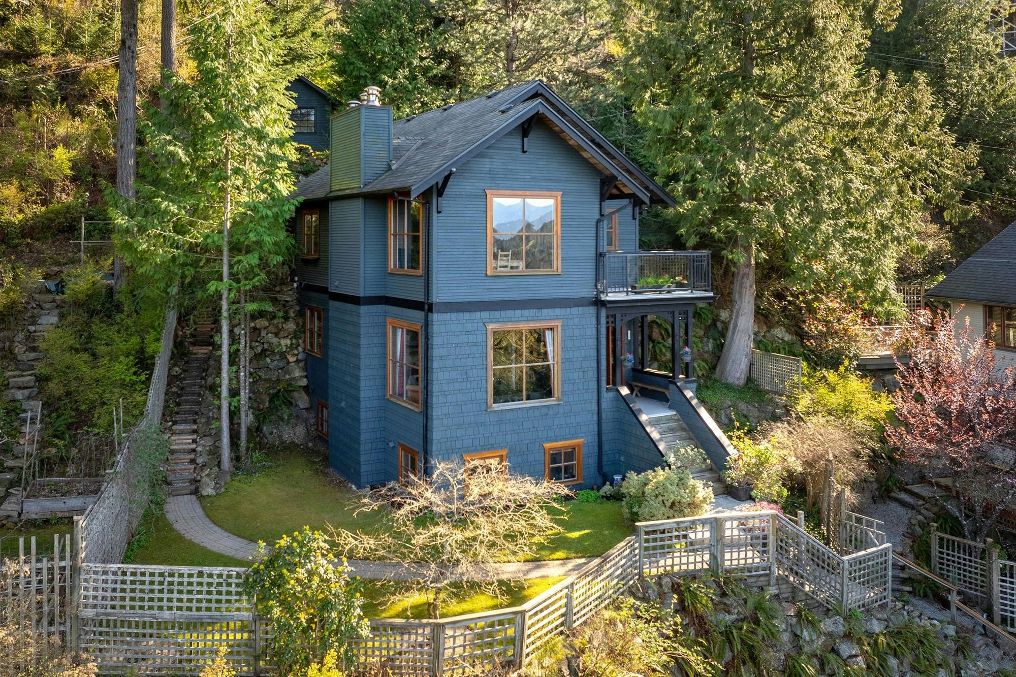 555 Roocroft Lane, Bowen Island, BC, V0N 1G2 - 38