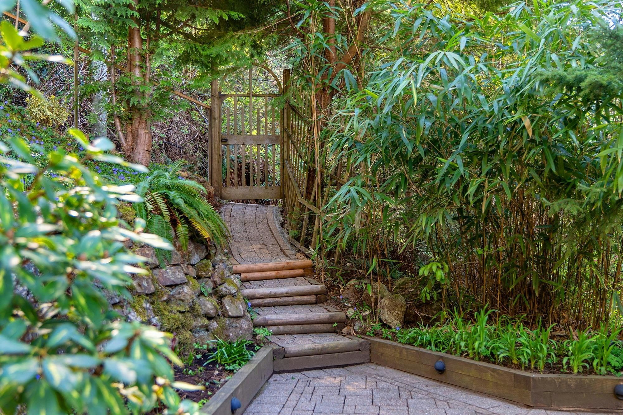 555 Roocroft Lane, Bowen Island, BC, V0N 1G2 - 27