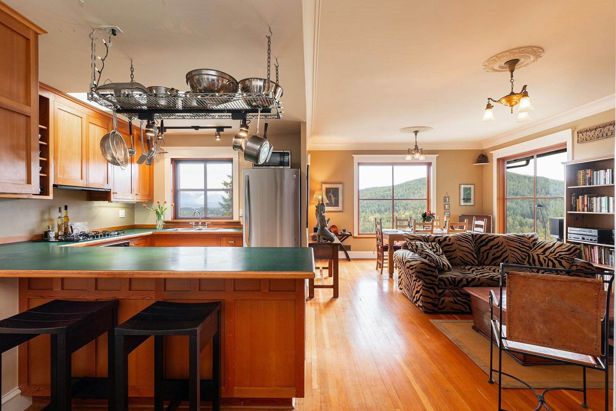 555 Roocroft Lane, Bowen Island, BC, V0N 1G2 - 11