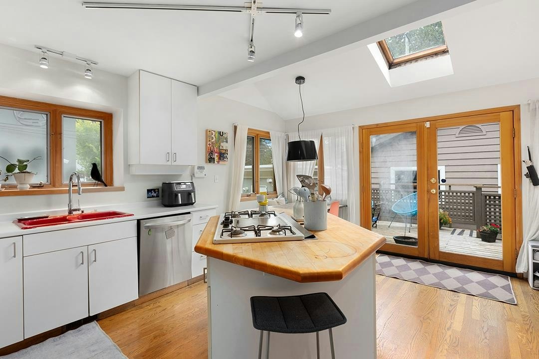 3524 W 16th Avenue, Vancouver, BC, V6R 3C1 - 6