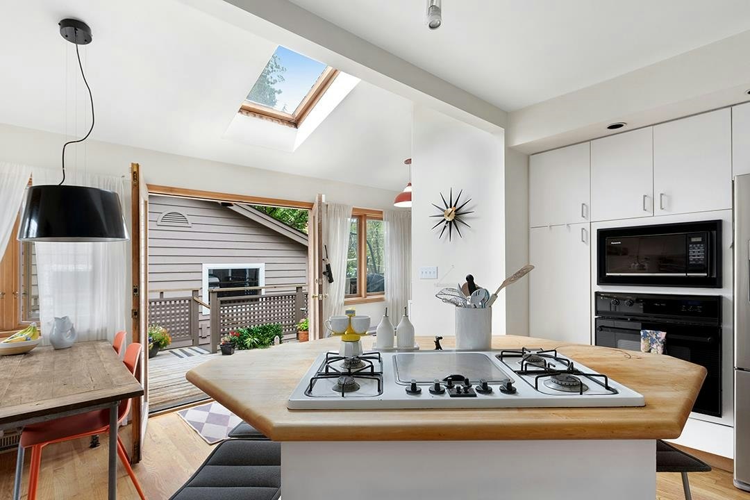 3524 W 16th Avenue, Vancouver, BC, V6R 3C1 - 7