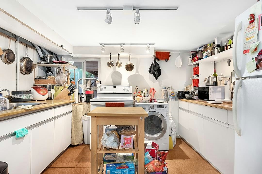 3524 W 16th Avenue, Vancouver, BC, V6R 3C1 - 22