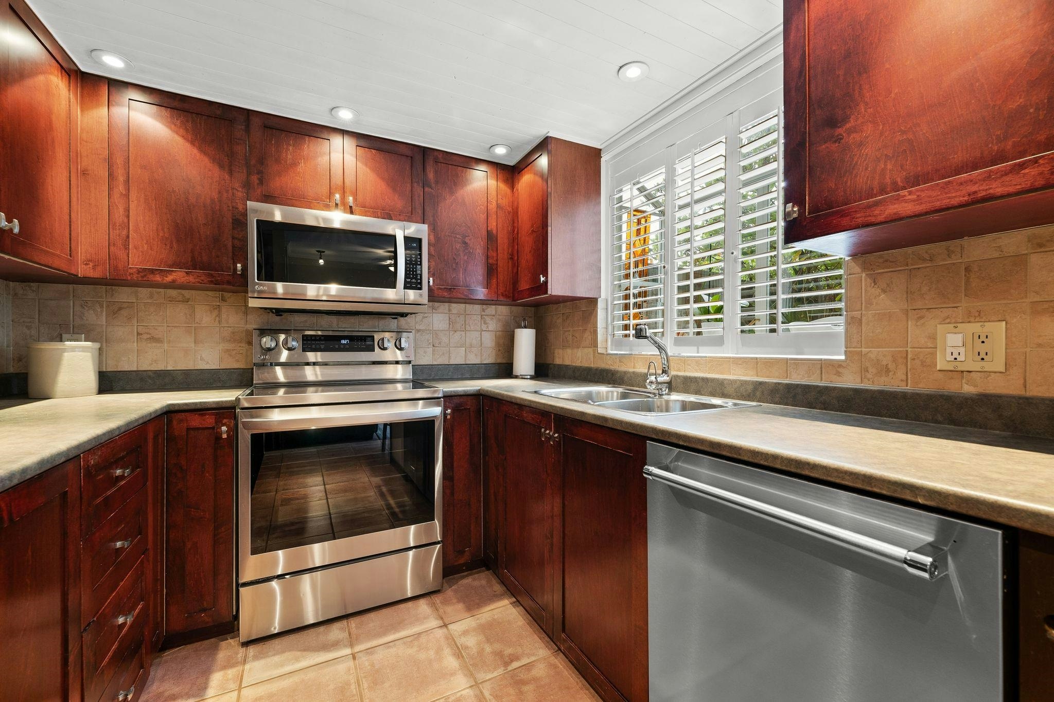 2894 Mount Seymour Parkway, North Vancouver, BC, V7H 1E9 - 10
