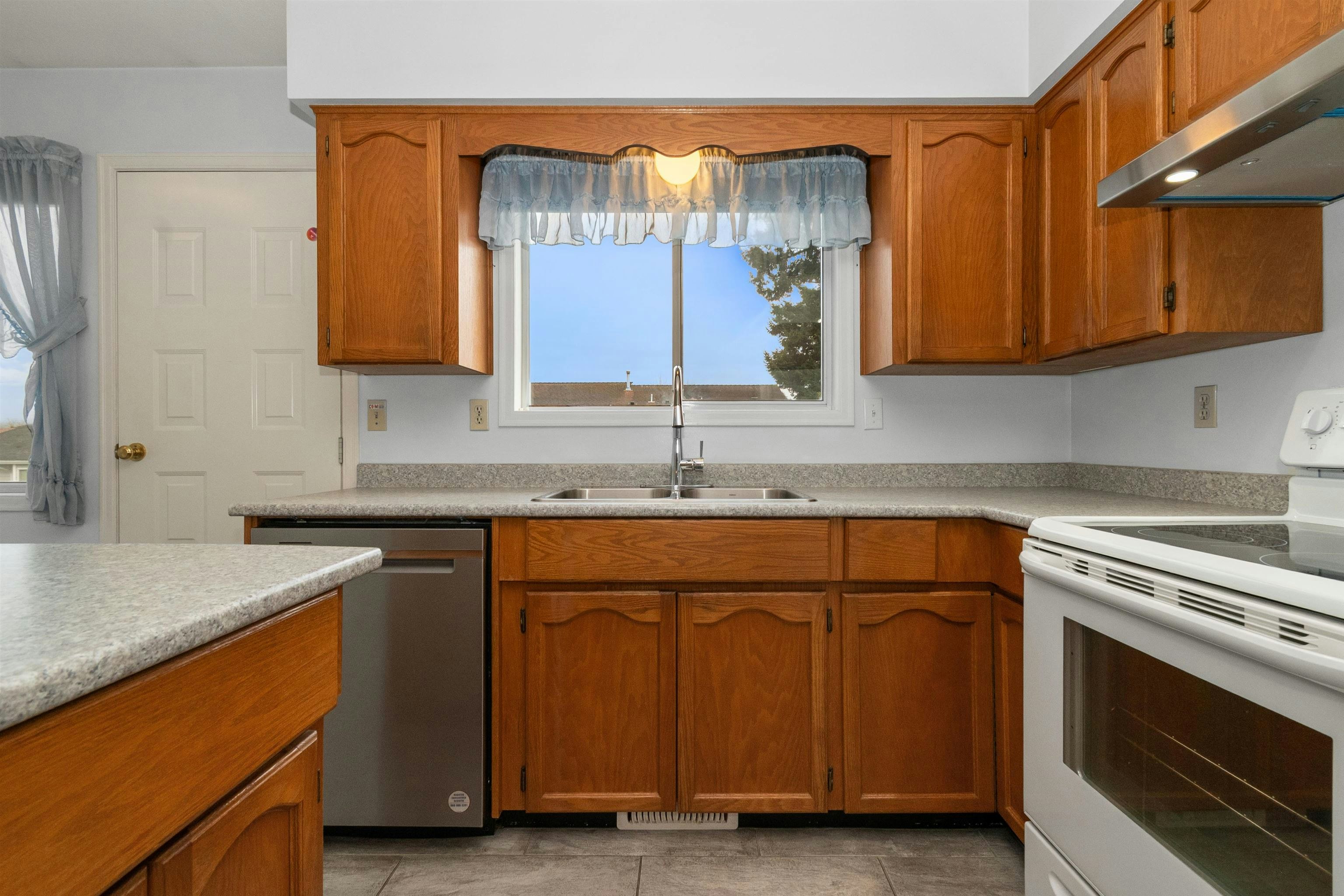 3340 Clearbrook Road, Abbotsford, BC, V2T 4T4 - 16