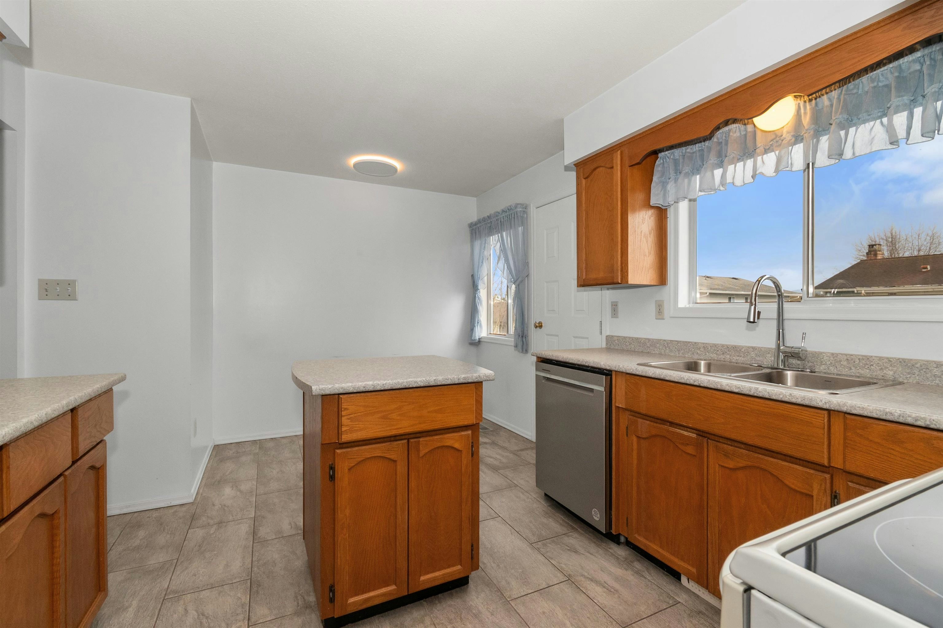 3340 Clearbrook Road, Abbotsford, BC, V2T 4T4 - 17