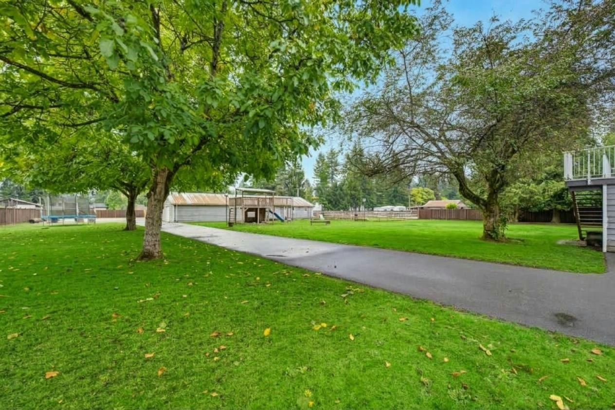 24061 55 Avenue, Langley, BC, V2Z 2N7 - 32