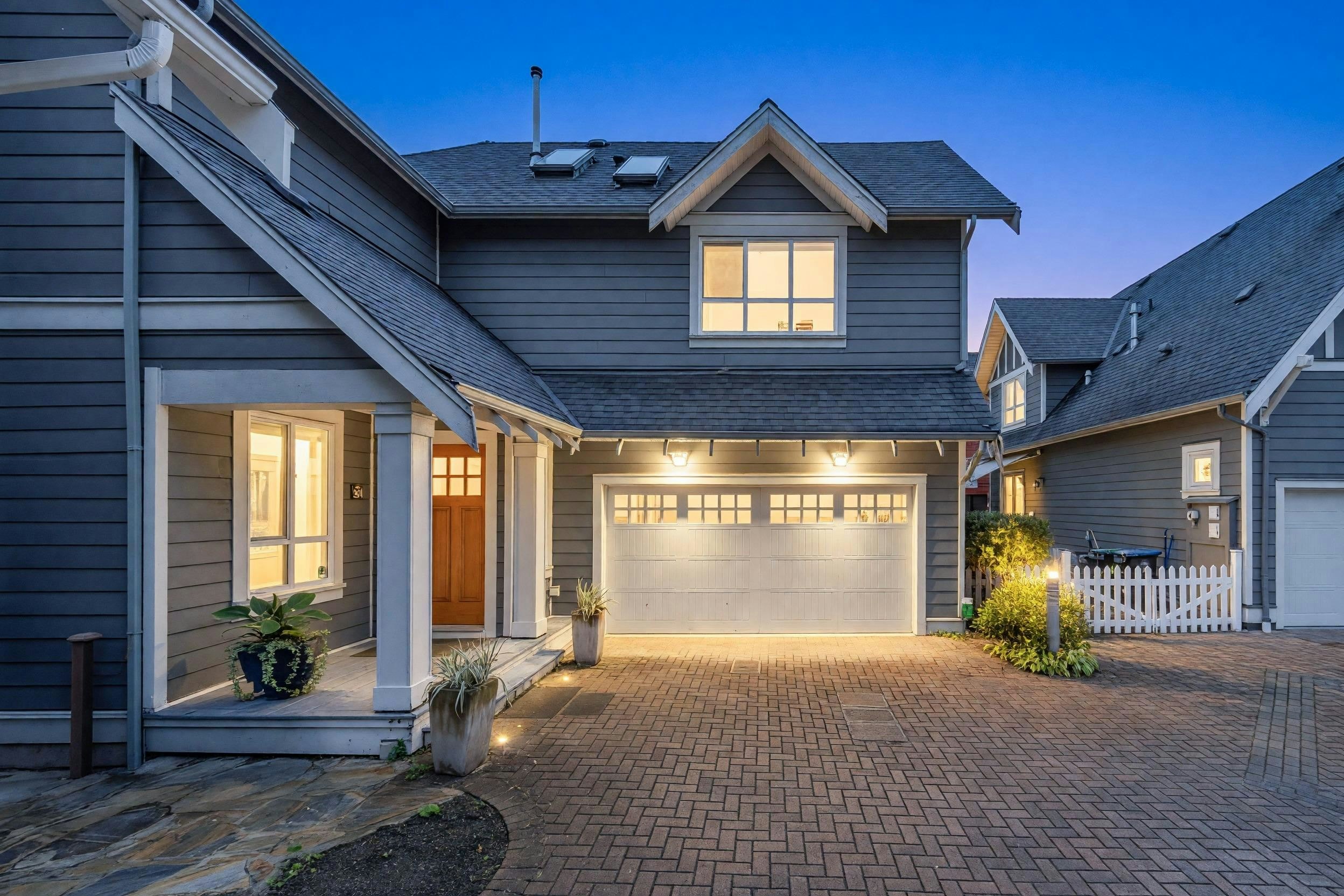 264 Holly Avenue, New Westminster, BC, V3M 0B3