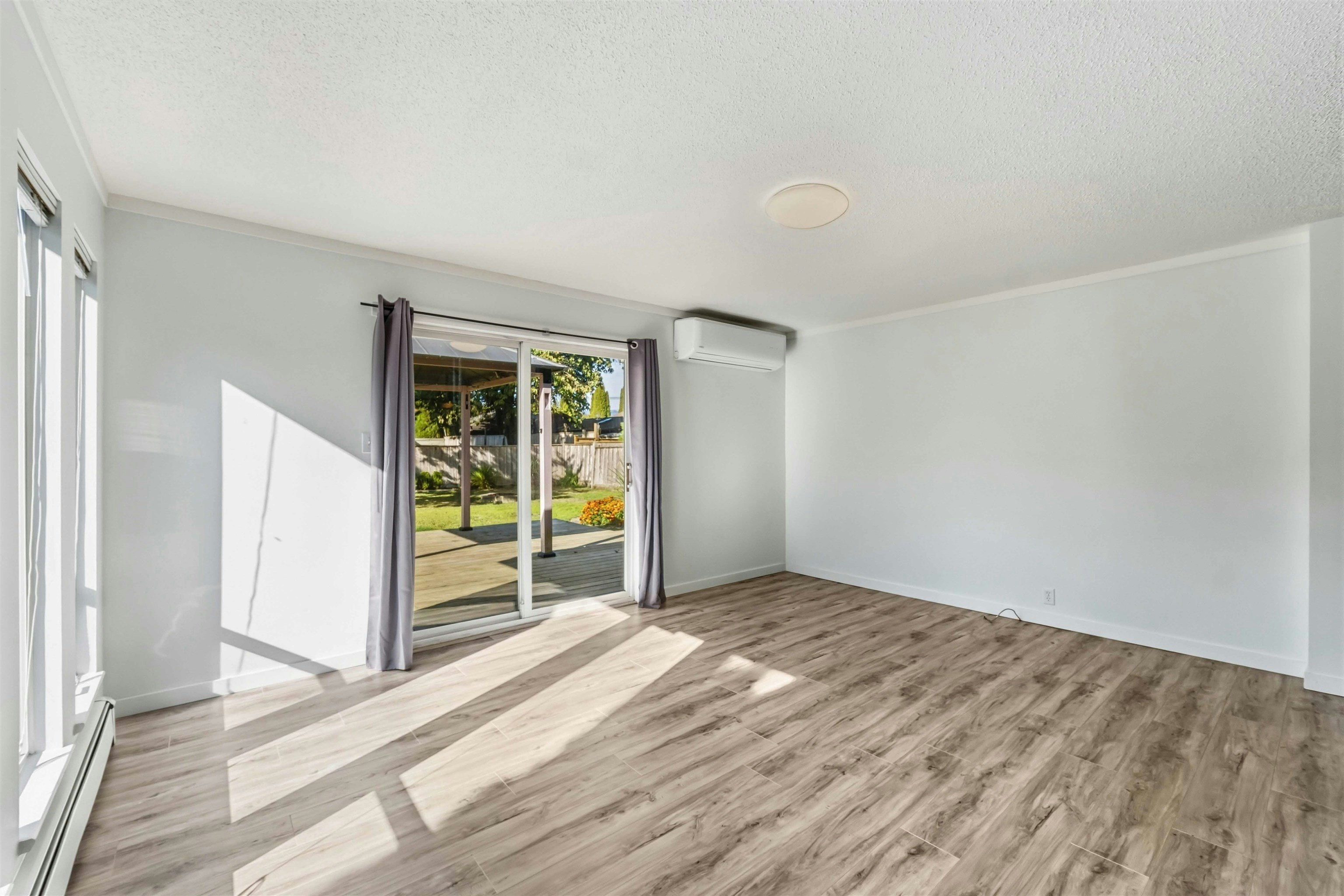 20225 Lorne Avenue, Maple Ridge, BC, V2X 1E9 - 6