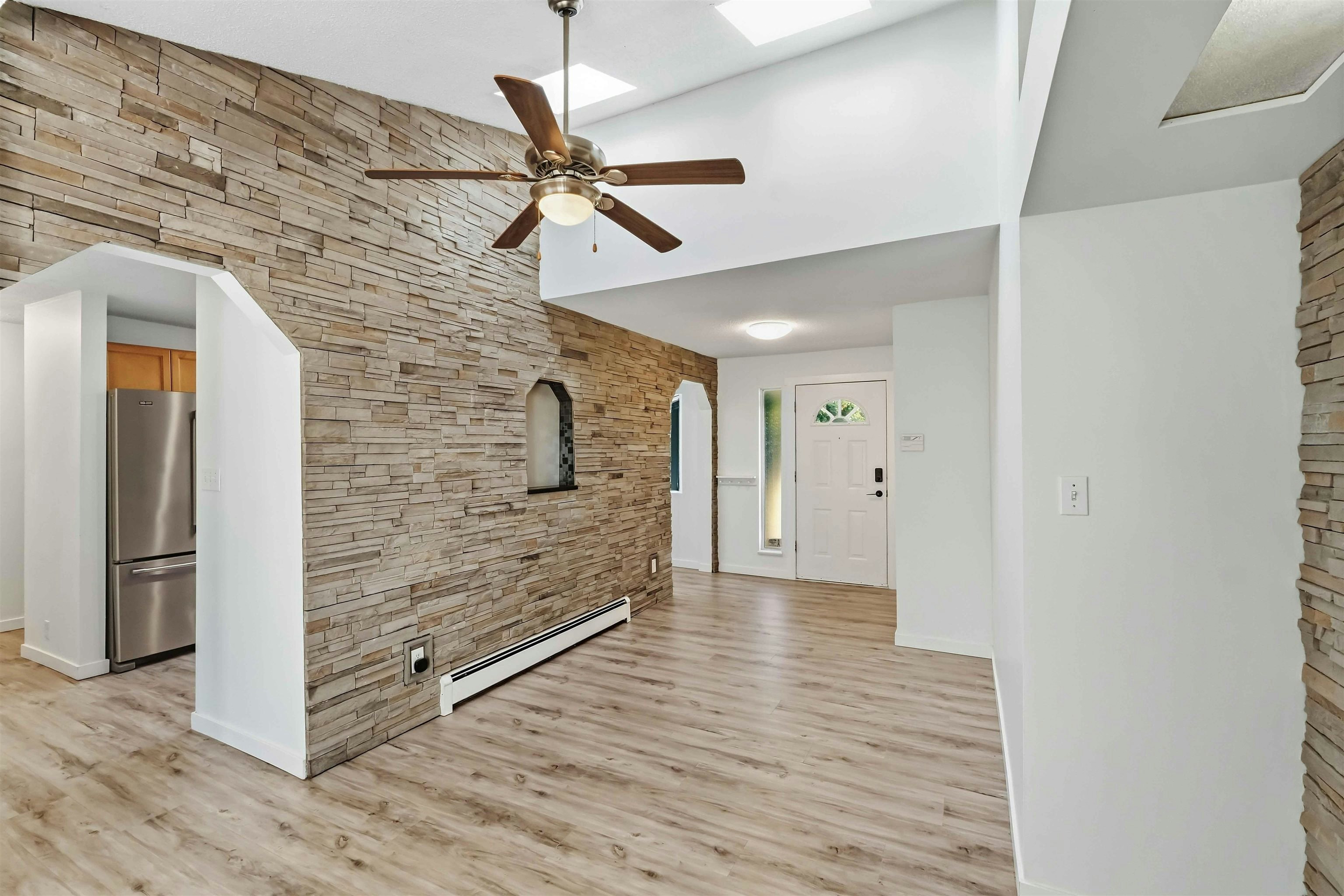 20225 Lorne Avenue - 3