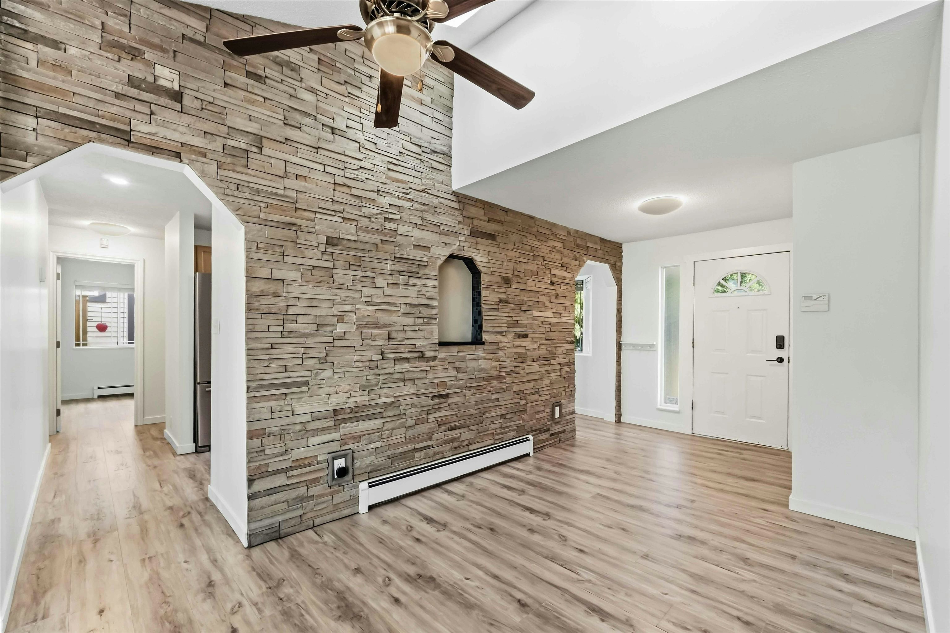 20225 Lorne Avenue - 4