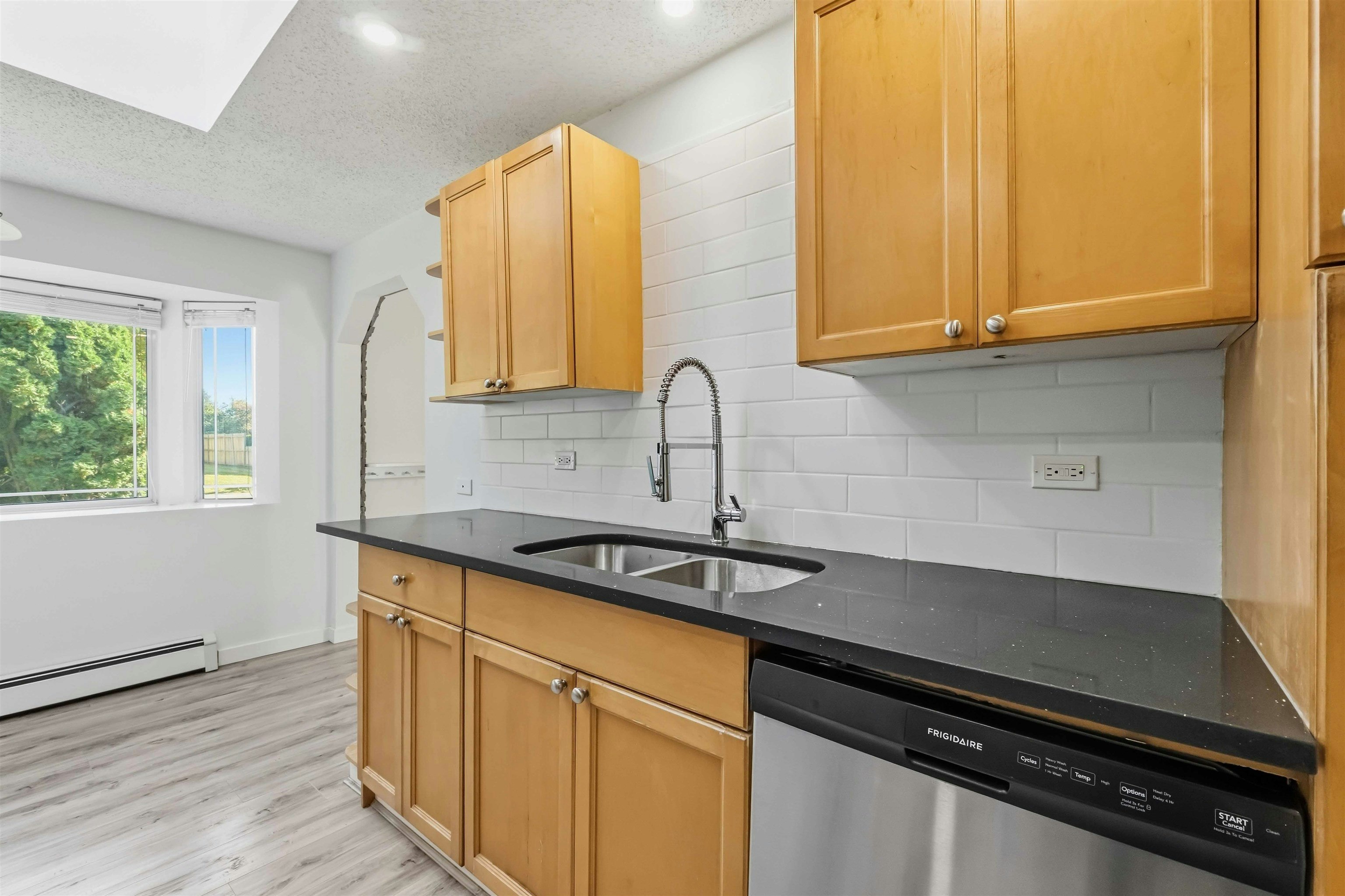20225 Lorne Avenue, Maple Ridge, BC, V2X 1E9 - 13
