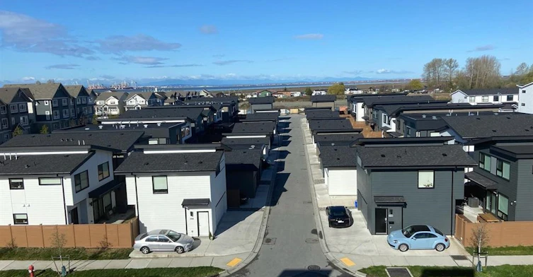 211-1930 Starling Drive, Delta, BC, V4M 0G9 - 2