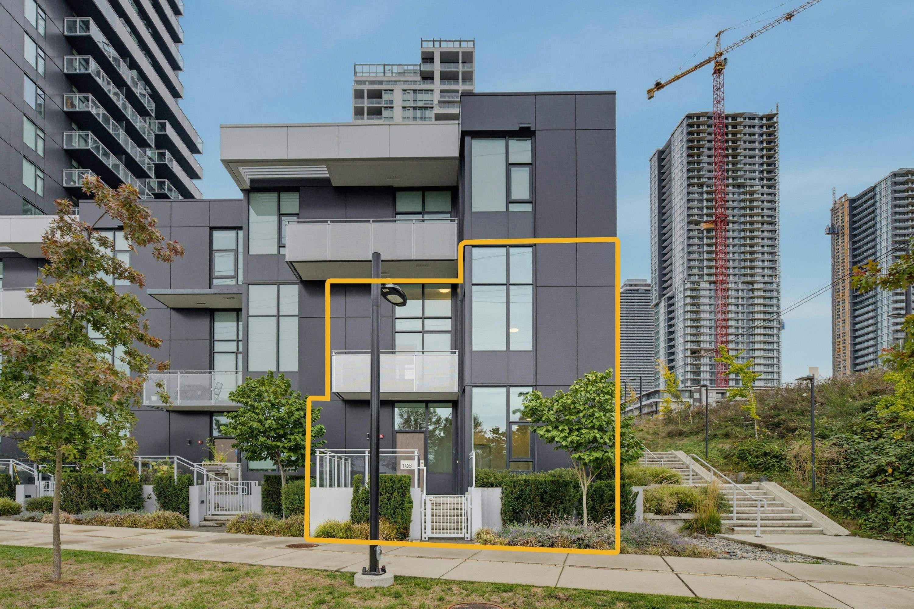 106-4433 Alaska Street - 3