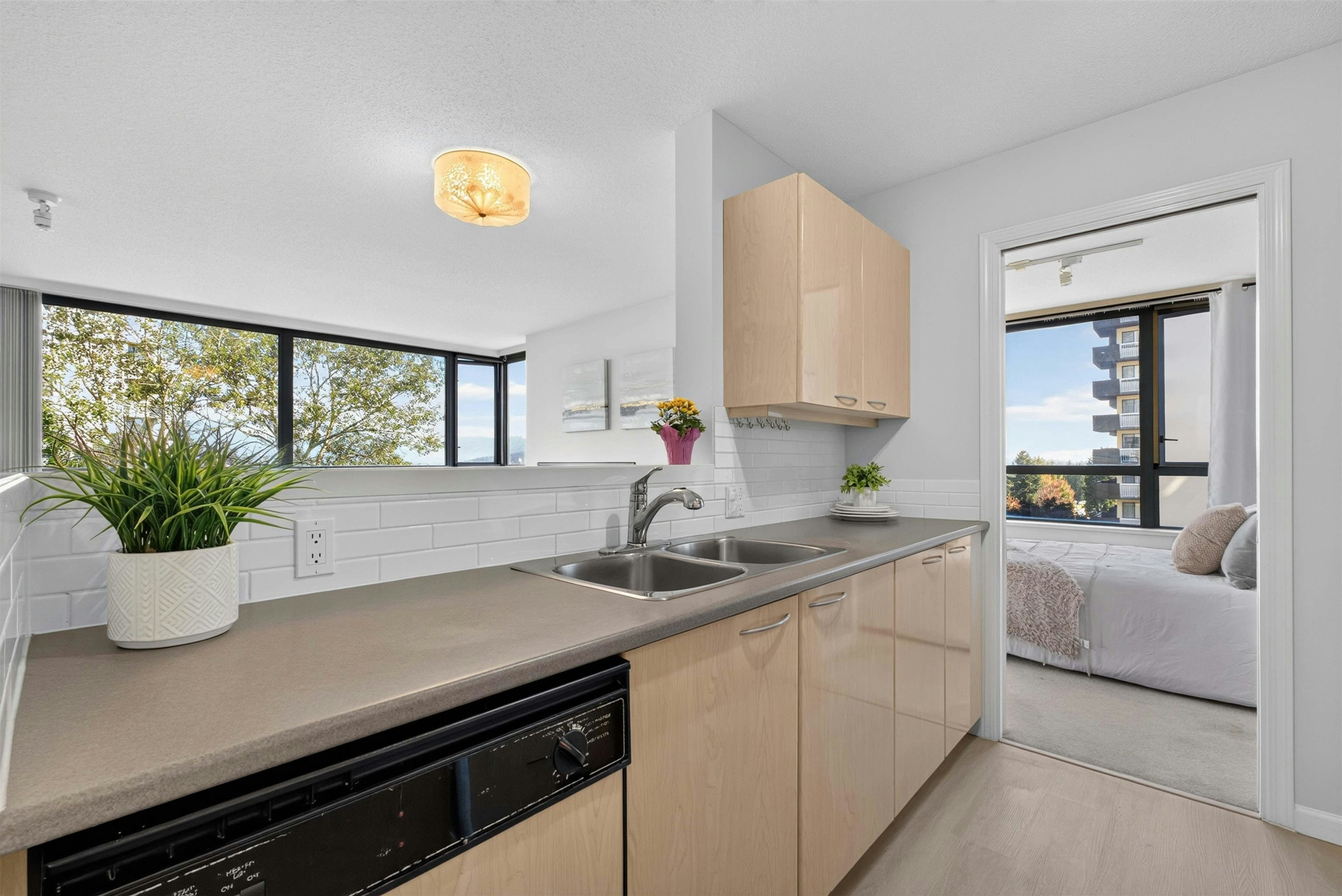 805-4888 Hazel Street, Burnaby, BC, V5H 4T4 - 10
