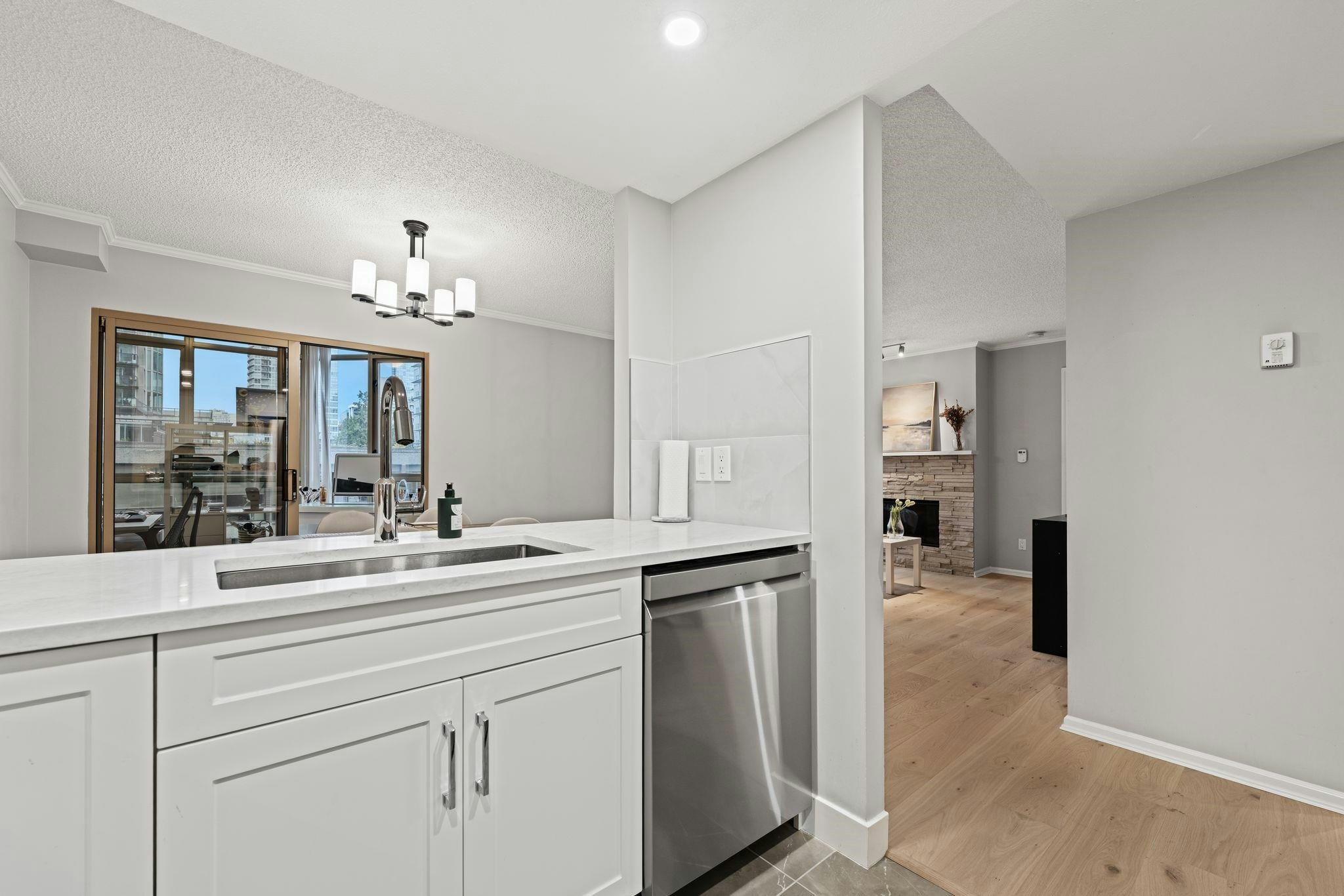 906-867 Hamilton Street, Vancouver, BC, V6B 6B7 - 10