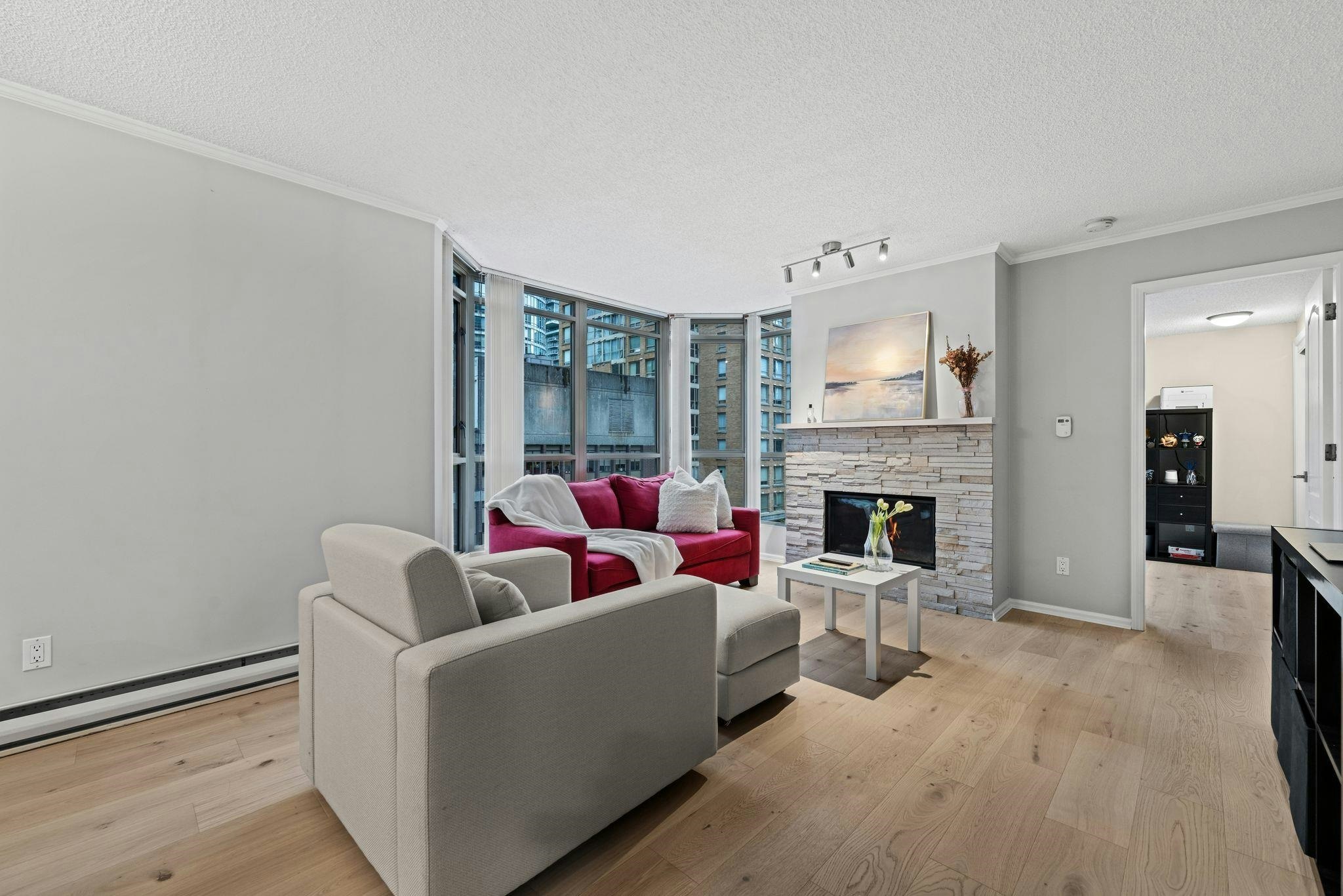 906-867 Hamilton Street - 2
