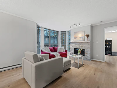 906-867 Hamilton Street - 2