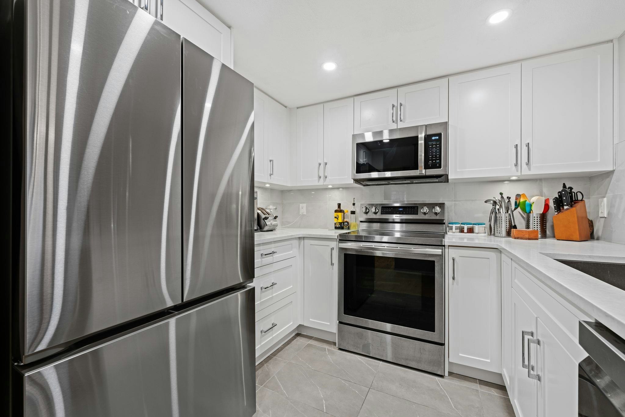 906-867 Hamilton Street, Vancouver, BC, V6B 6B7 - 9