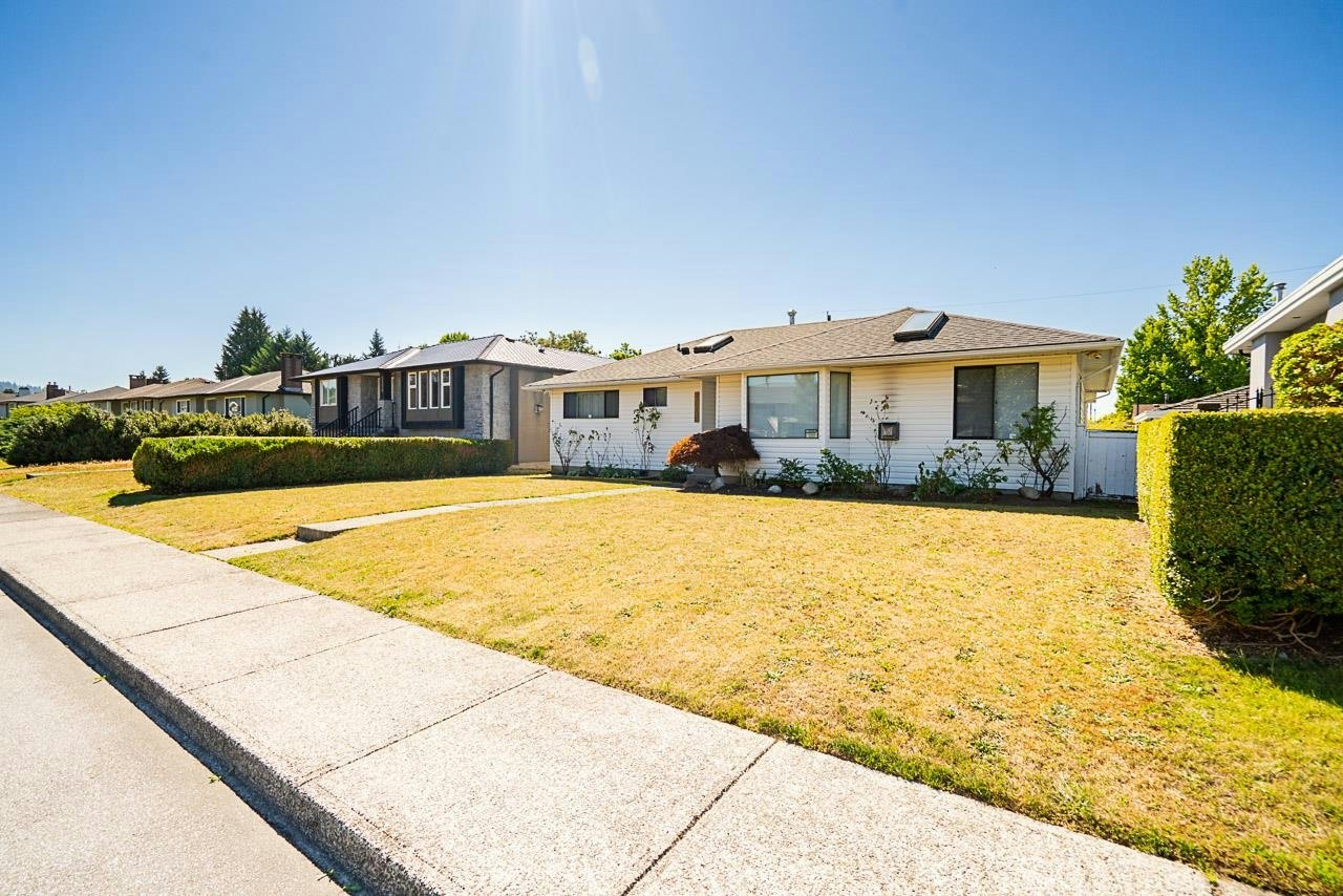 6546 Dunnedin Street, Burnaby, BC, V5B 1Y8 - 4