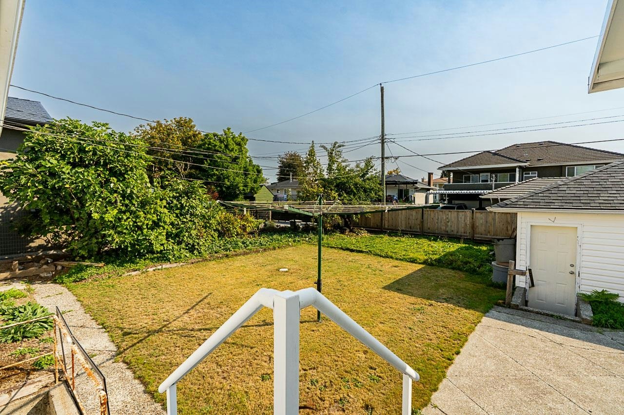 6546 Dunnedin Street, Burnaby, BC, V5B 1Y8 - 31