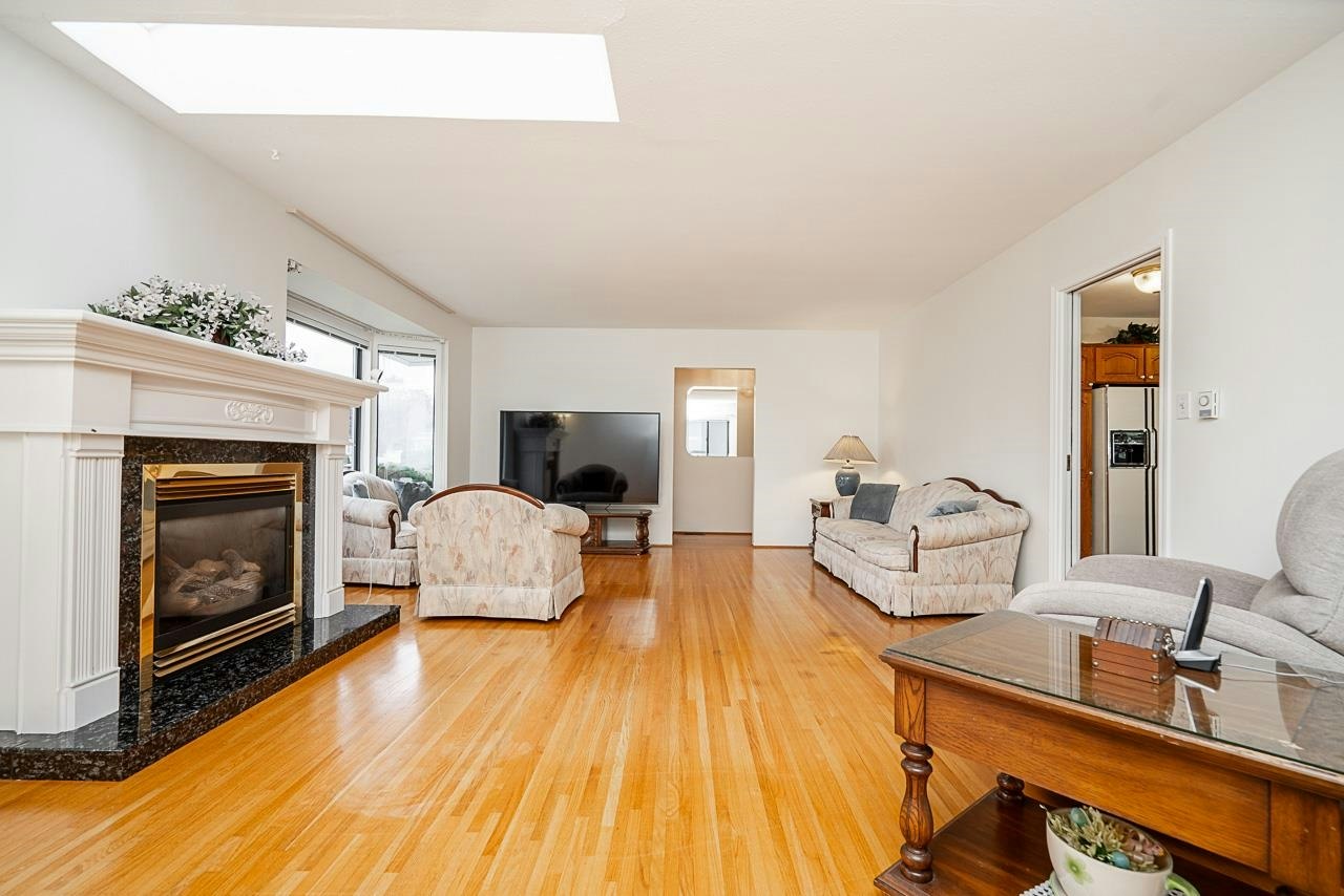 6546 Dunnedin Street, Burnaby, BC, V5B 1Y8 - 9