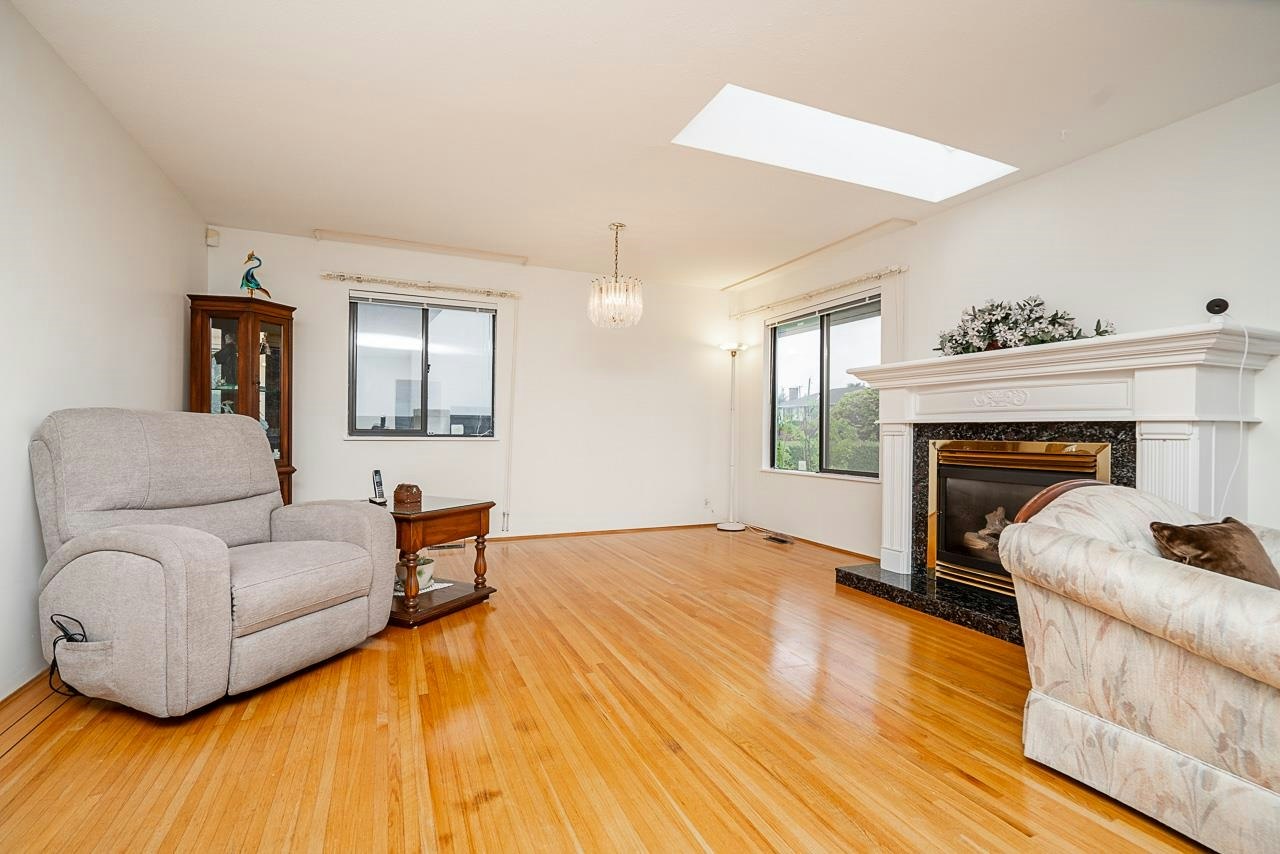 6546 Dunnedin Street, Burnaby, BC, V5B 1Y8 - 7