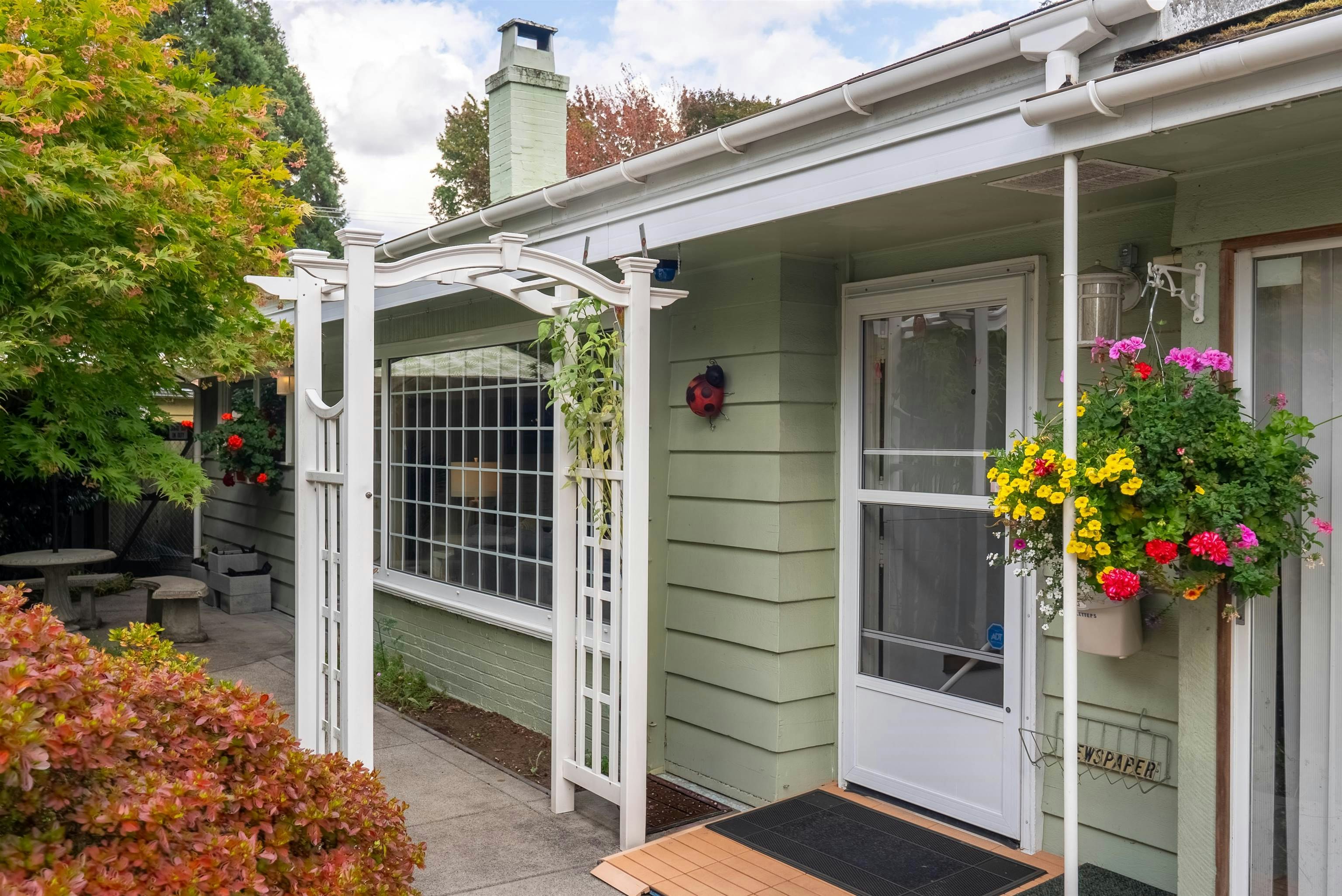 1222 Rosewood Crescent, North Vancouver, BC, V7P 1H4