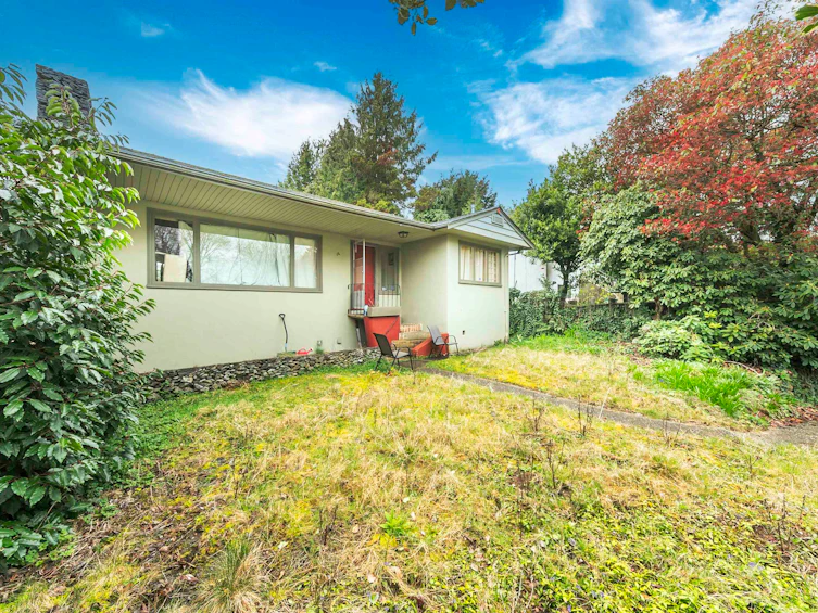14 W 37th Avenue, Vancouver, BC, V5Y 2N1 - 2
