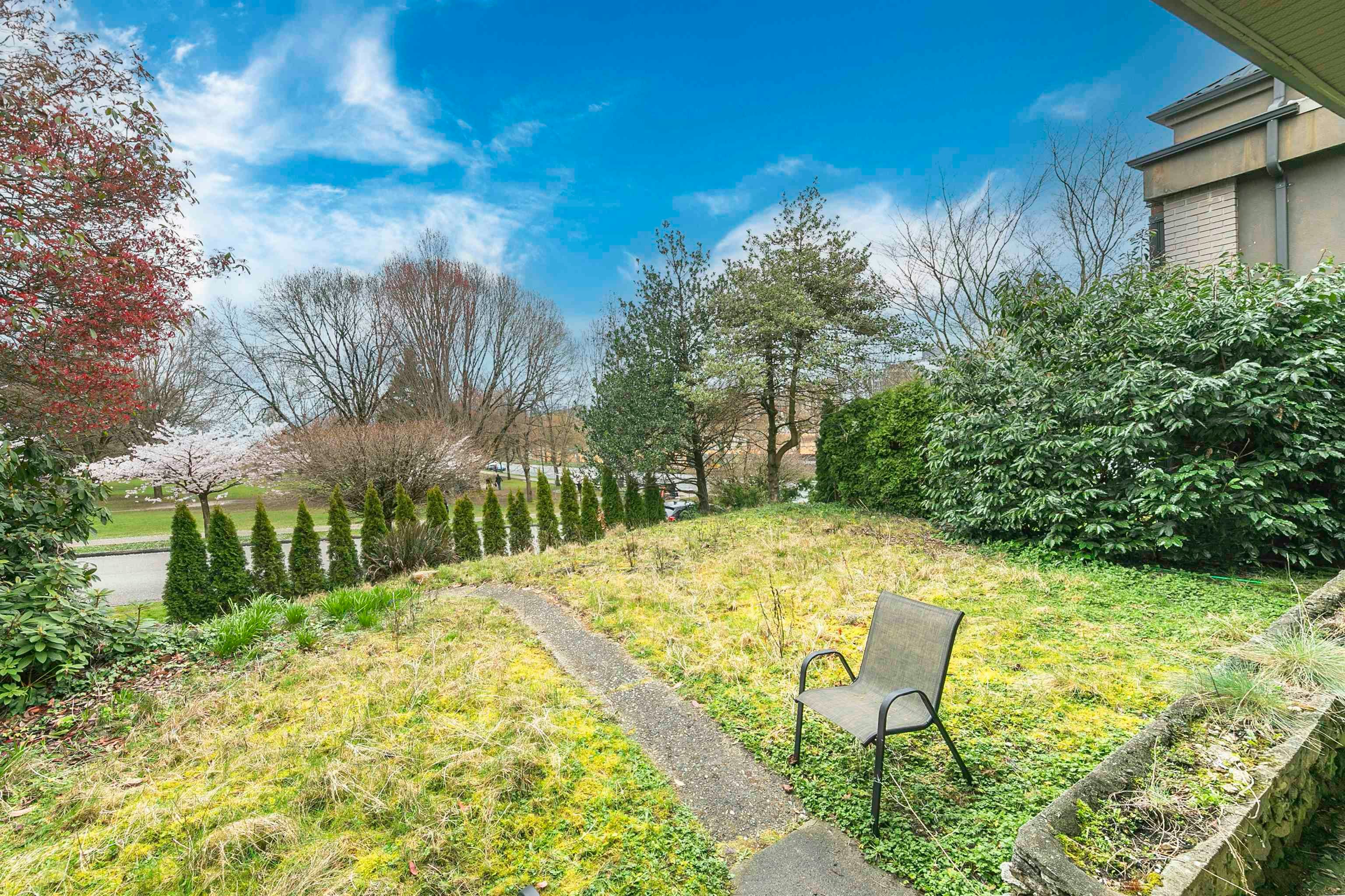 14 W 37th Avenue, Vancouver, BC, V5Y 2N1 - 4