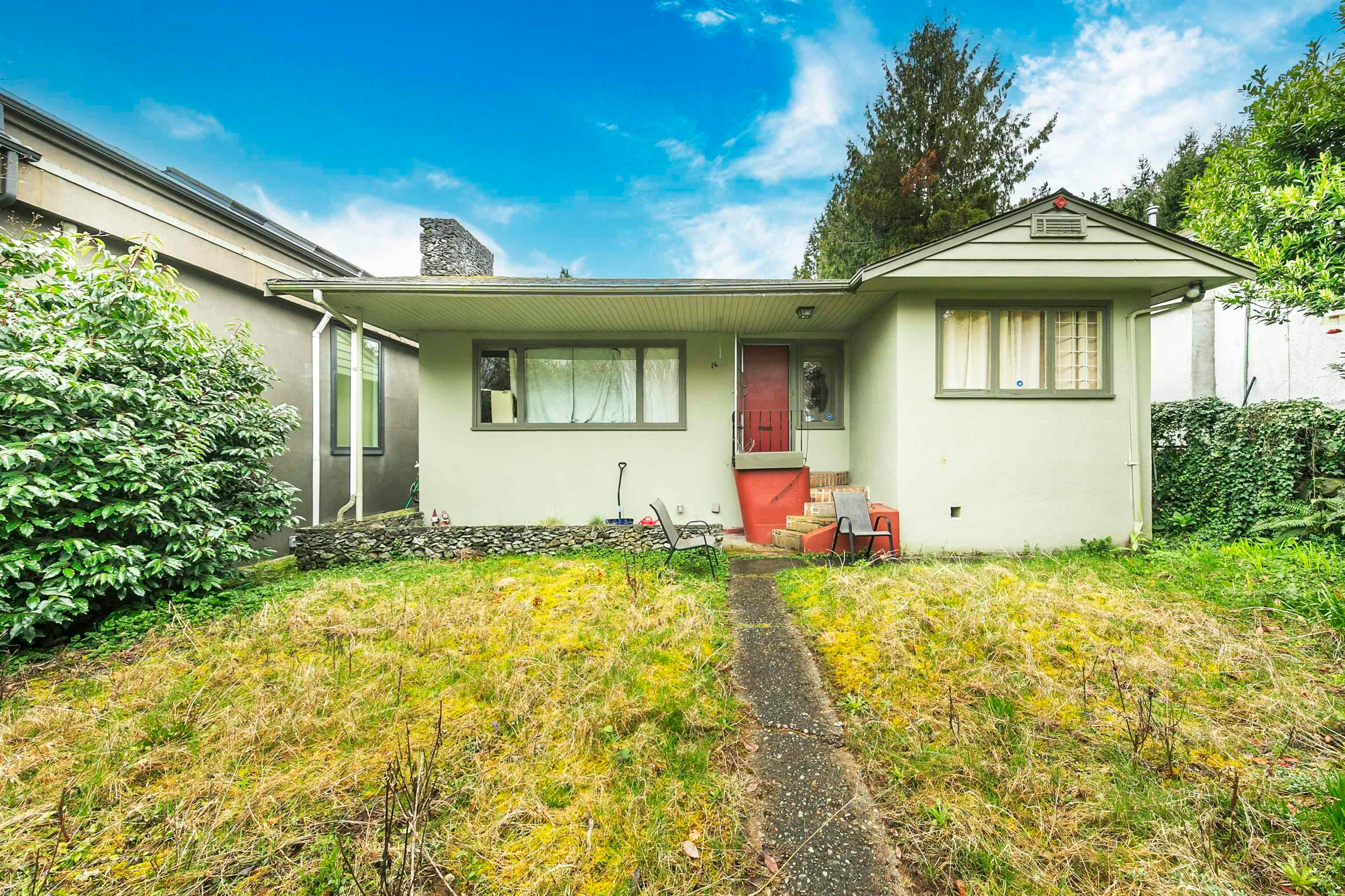 14 W 37th Avenue, Vancouver, BC, V5Y 2N1