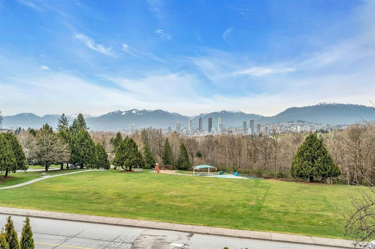4854 Bond Street, Burnaby, BC, V5H 1H1