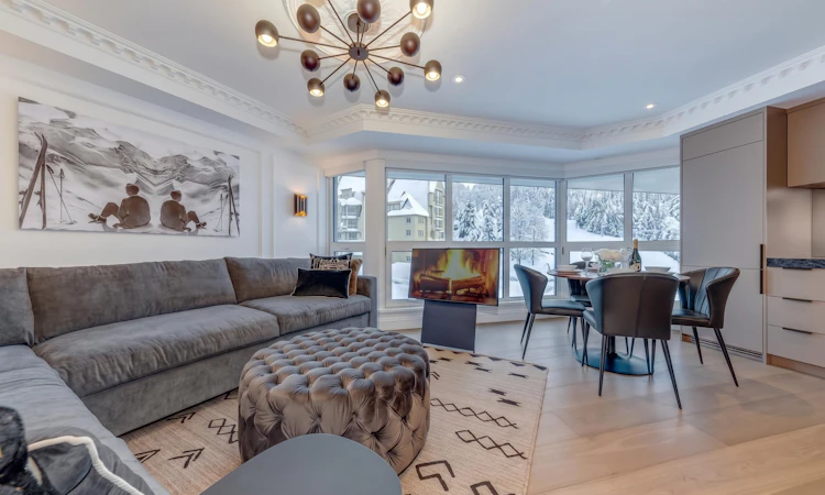 401-4557 Blackcomb Way