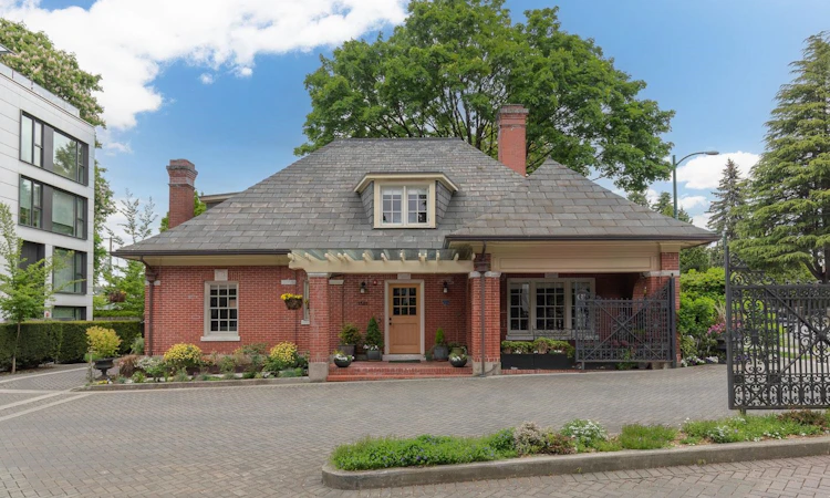 1501 Atlas Lane