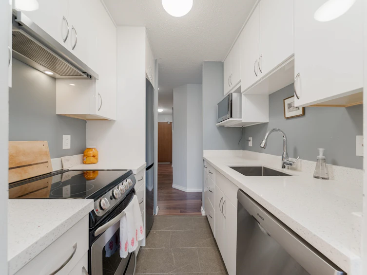 206-1740 Comox Street, Vancouver, BC, V6G 2Z1 - 7