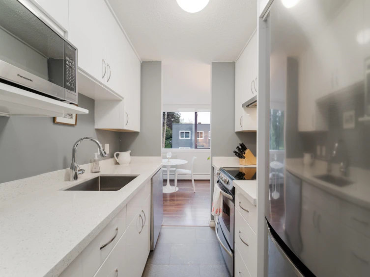 206-1740 Comox Street, Vancouver, BC, V6G 2Z1 - 8
