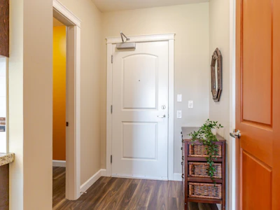 506-8157 207 Street - 2