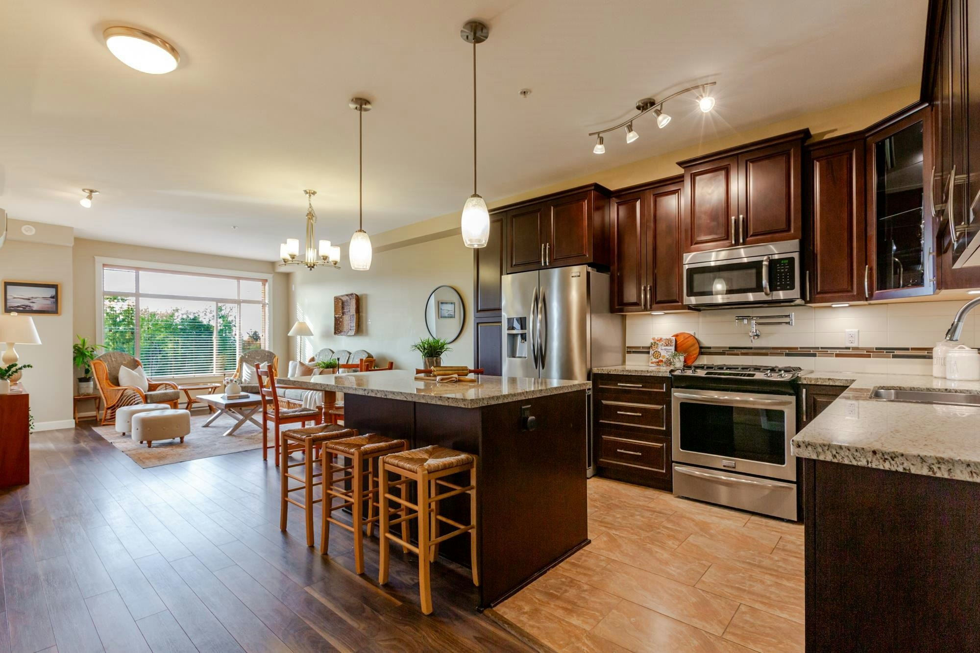 506-8157 207 Street - 4
