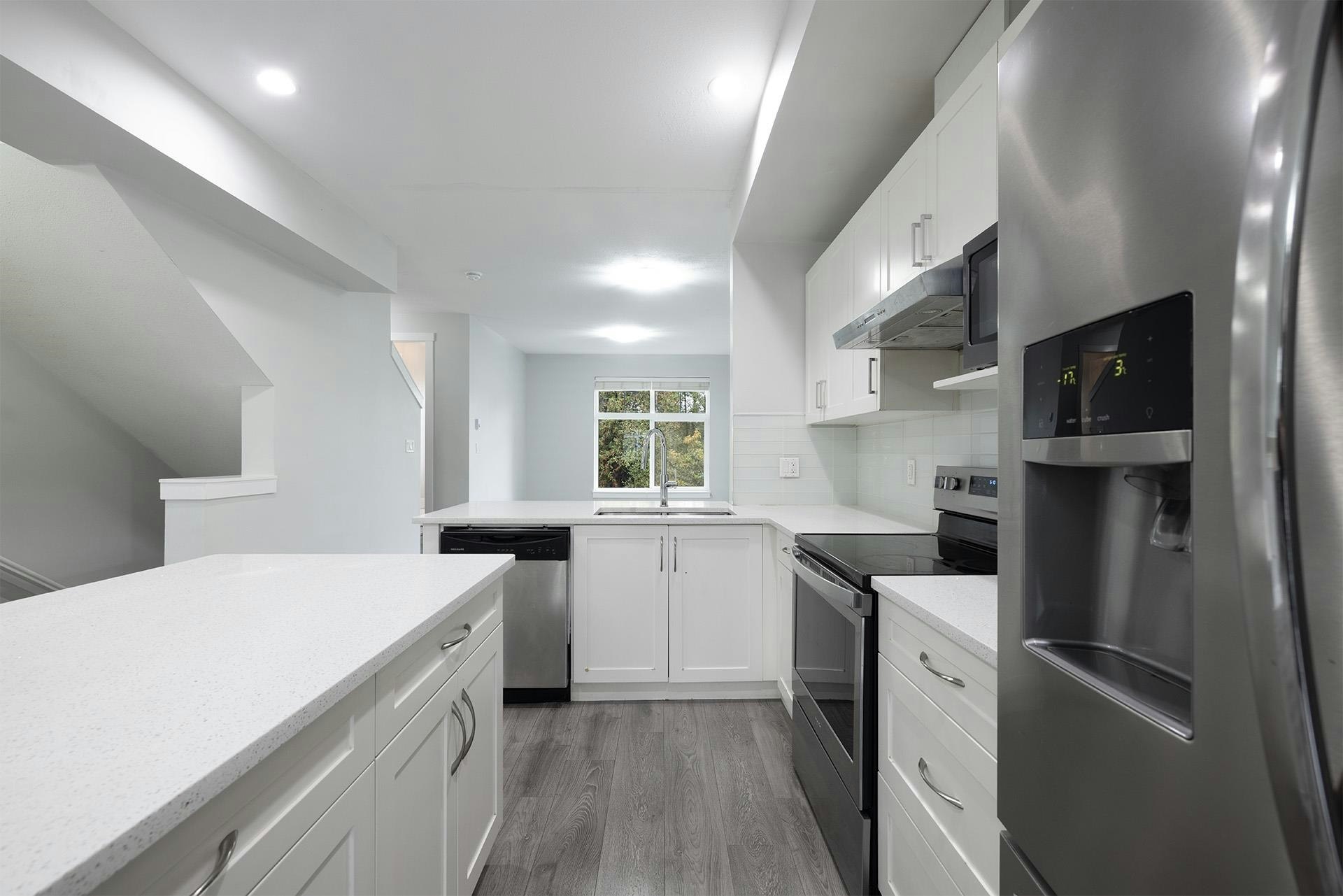 27-14660 105a Avenue, Surrey, BC, V3R 5X9