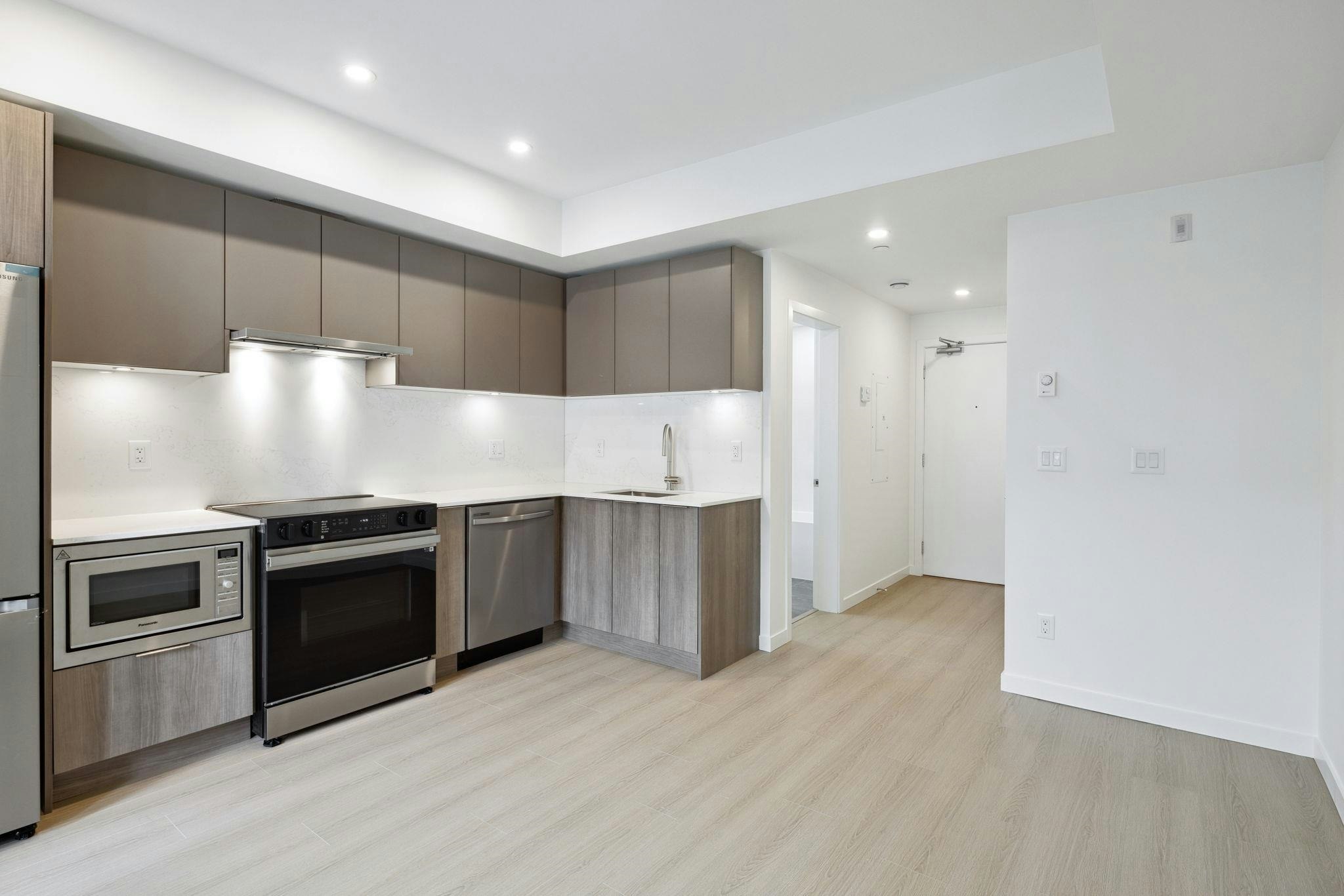 401-10829 140 Street - 2