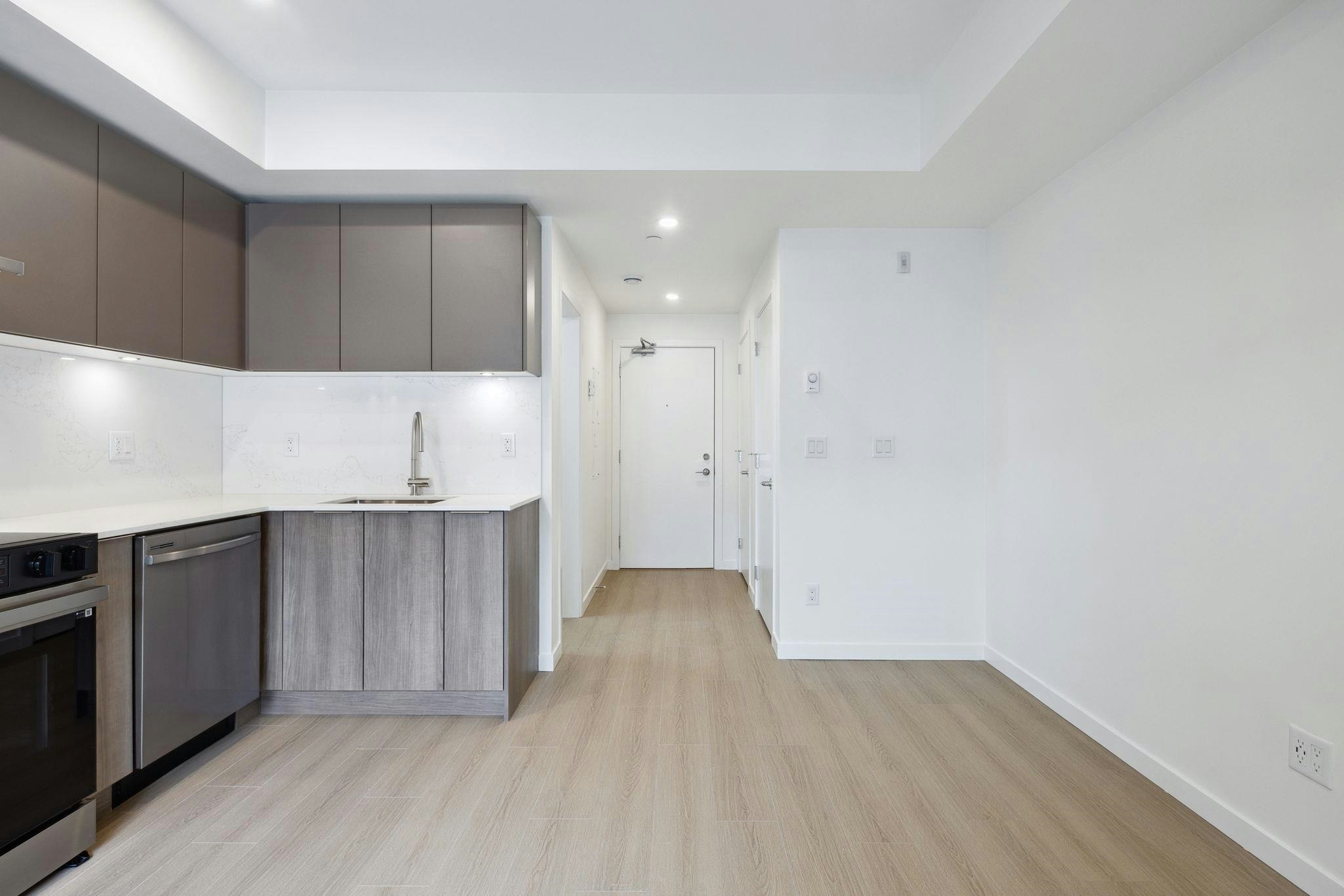 401-10829 140 Street - 3
