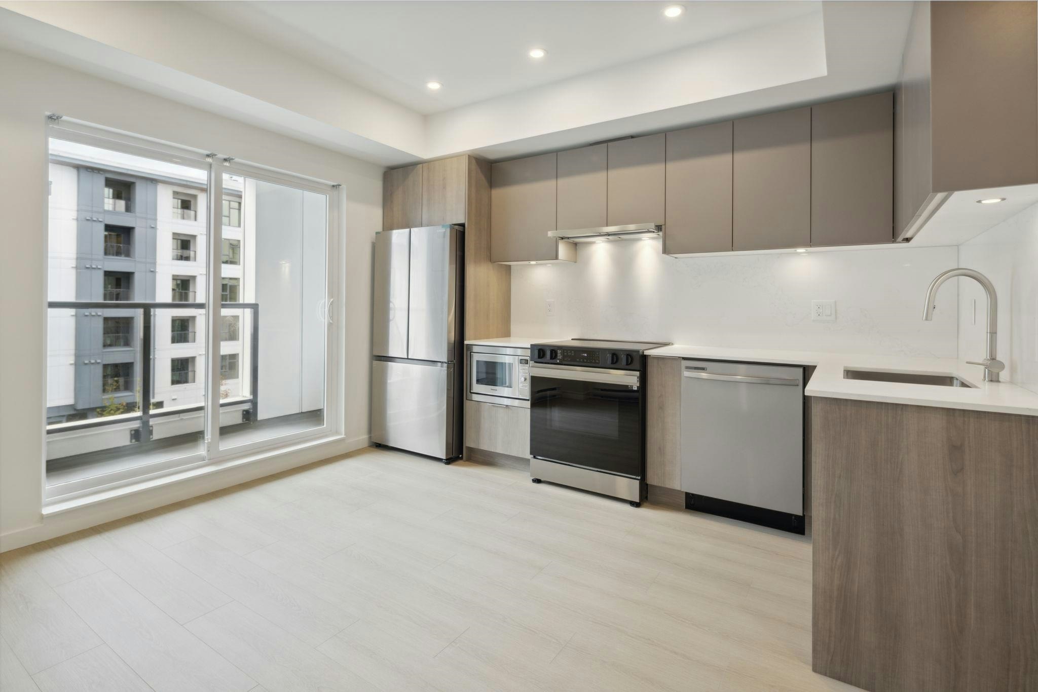 401-10829 140 Street, Surrey, BC, V3R 0H4 - 12
