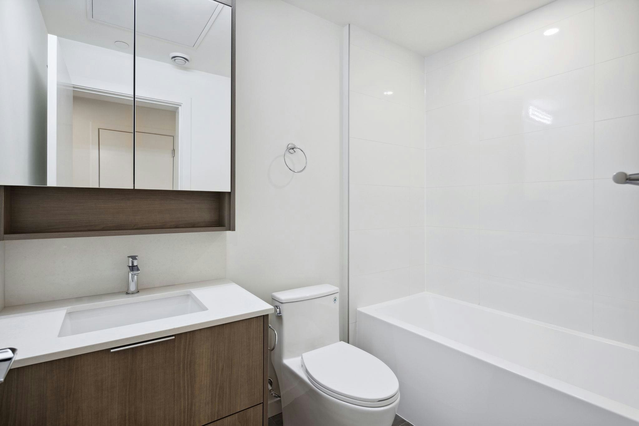 401-10829 140 Street, Surrey, BC, V3R 0H4 - 16